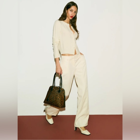 NWT Reformation Hannah Crew Cardigan in Lemon Icing - Picture 3 of 11